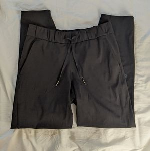 Lululemon On the Fly 7/8 Pant 27" size 6 in black